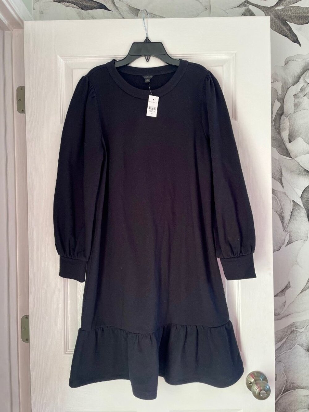 NWT Ann Taylor Black Puff Sleeve Ruffle Hem Sweatshirt Dress Medium